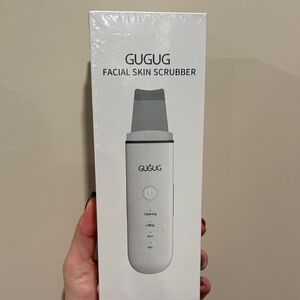 Facial Skin Scrubber - White